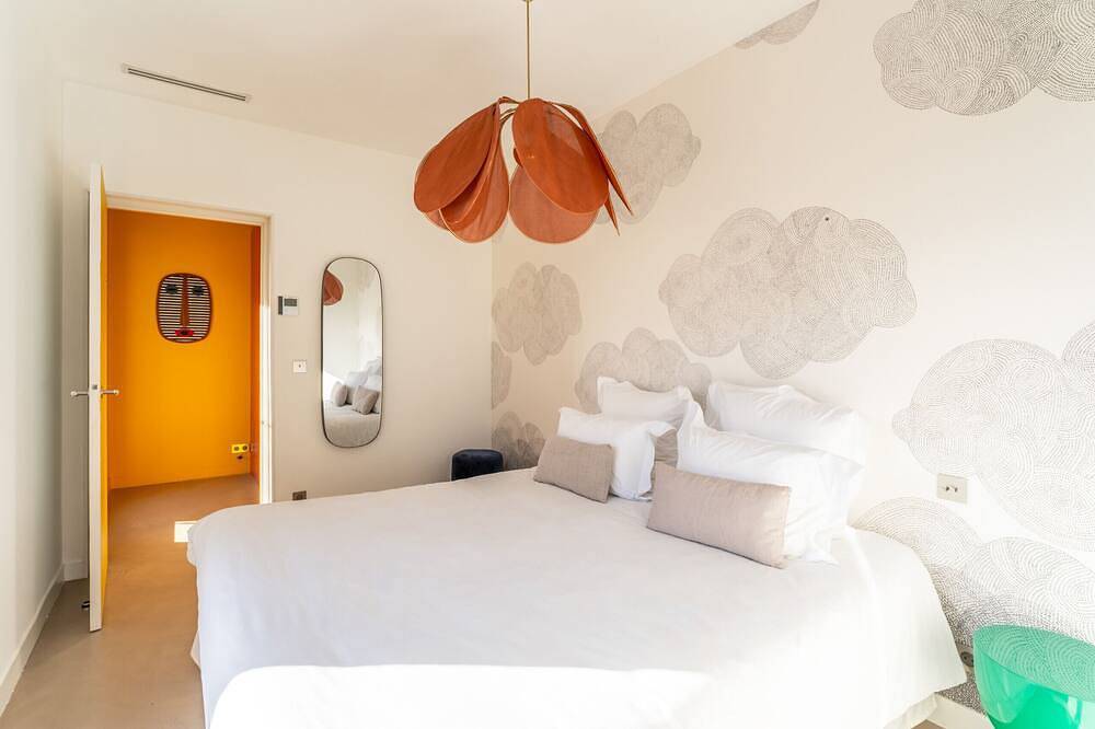 Appartement entier, Penthouse d’exception — vue Palais • clim • terrasse • parking inclus in Avignon, Vaucluse