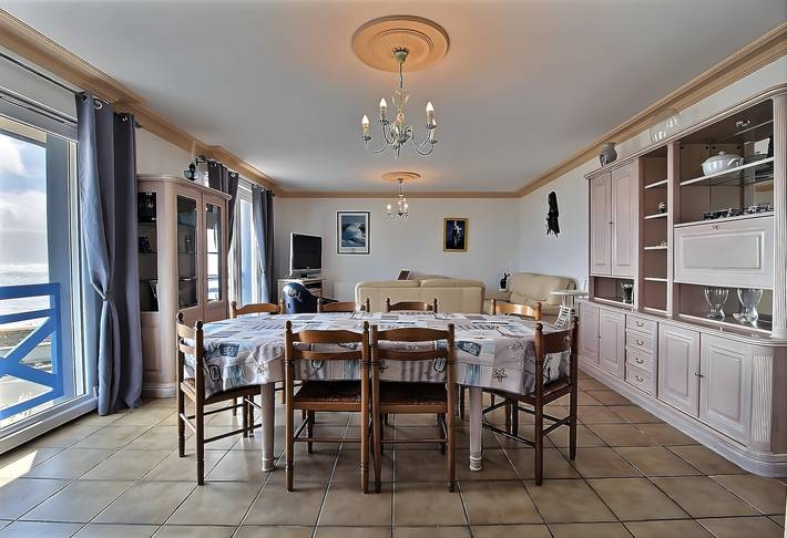 Entire apartment, Apartment 'Face Mer' with sea view, shared terrace and Wi-Fi in Penmarc'h, Quimper region