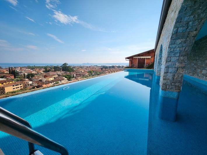 Ferienwohnung für 4 Personen, mit Balkon und Seeblick in Toscolano-Maderno