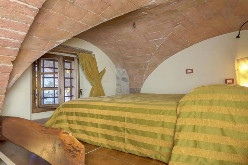Ganze Wohnung, Simona entzückendes Studio-Apartment mit Poolblick in Castel San Gimignano, San Gimignano