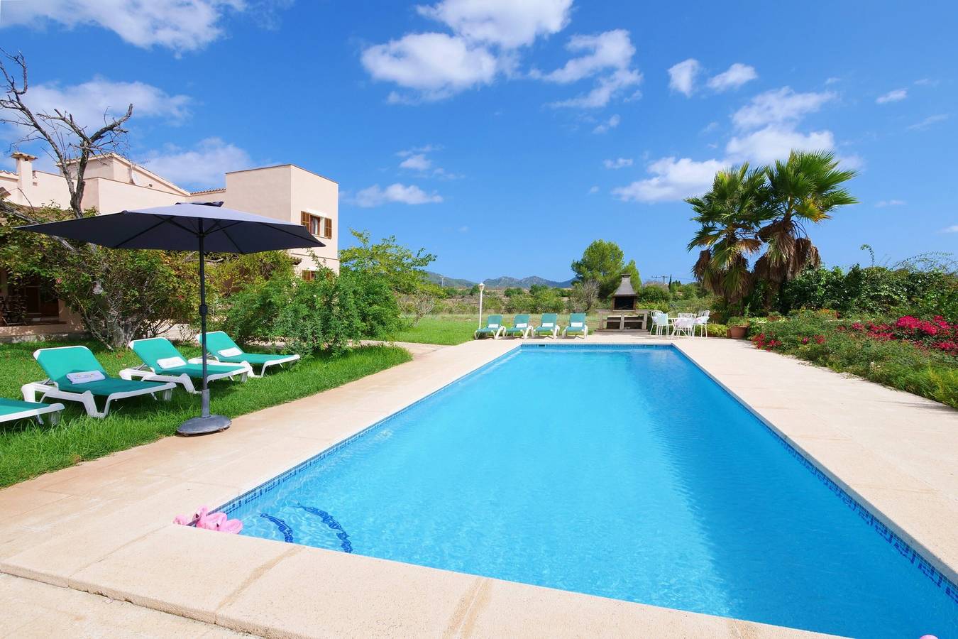 "Finca Port Vert2 con vistas a la montaña, piscina, Wi-Fi, terraza y jardín in Son Servera, Mallorca Este