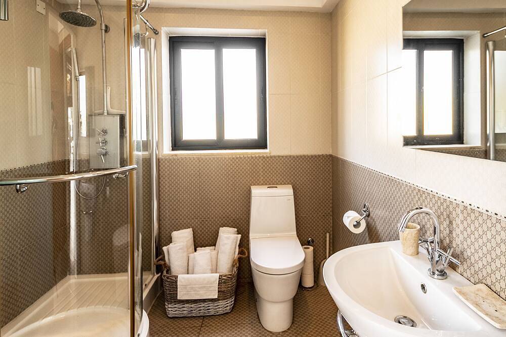 Deluxe Penthouse Suite: Jacuzzi, Private Terraces, Breathtaking Views! in Cospicua, Malta Island