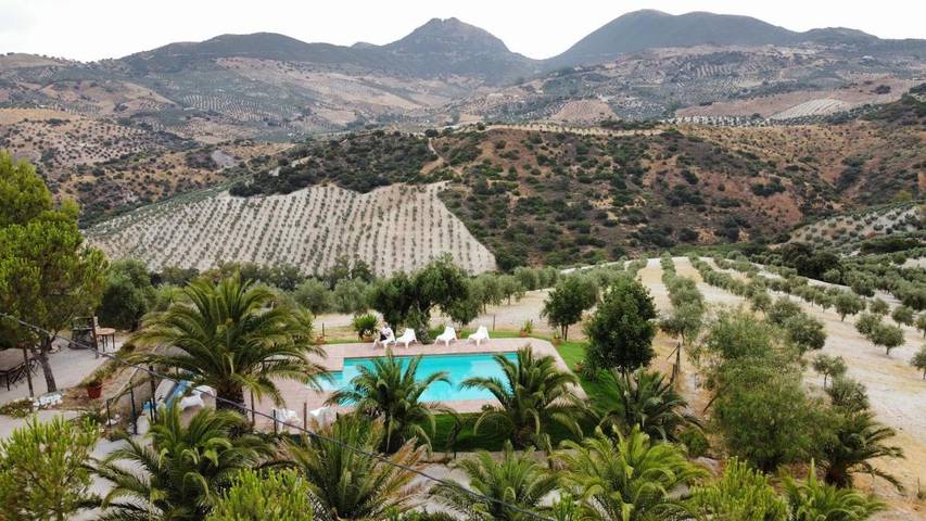 Location de vacances pour 15 personnes, avec jardin ainsi que piscine et vue à Pruna - 2