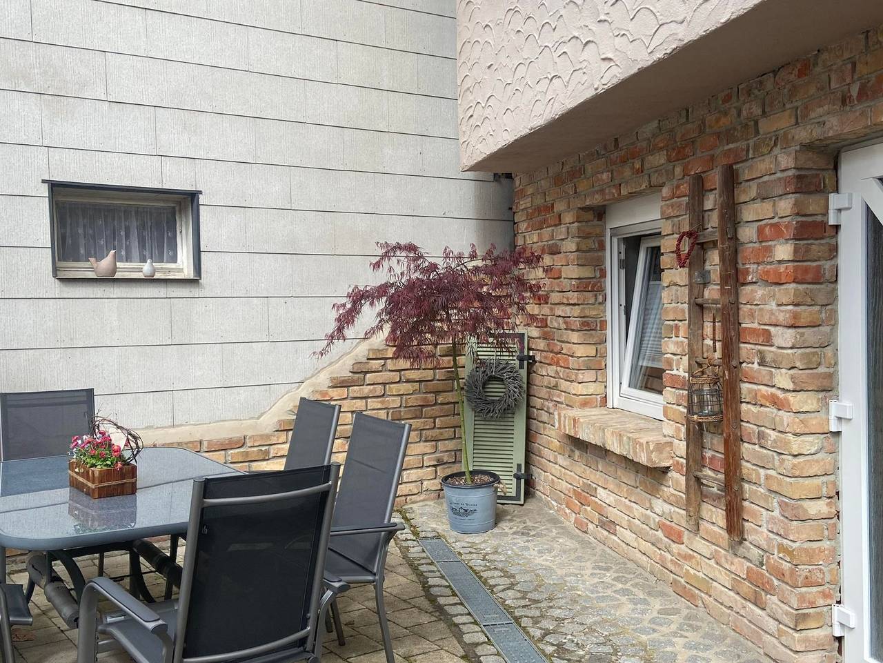 Ganze Ferienwohnung, Gästehaus bei Lehmanns - Appartement/Fewo, Dusche, Wc, 1 Schlafraum in Pleisweiler-Oberhofen, Südliche Weinstraße