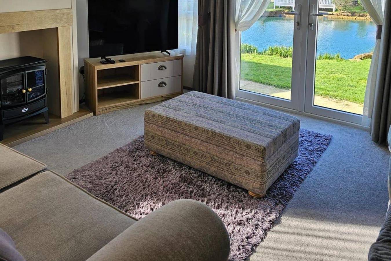 Premium Caravan - Sleeps 6 - Parking - Pool in Hunstanton, Norfolk Coast