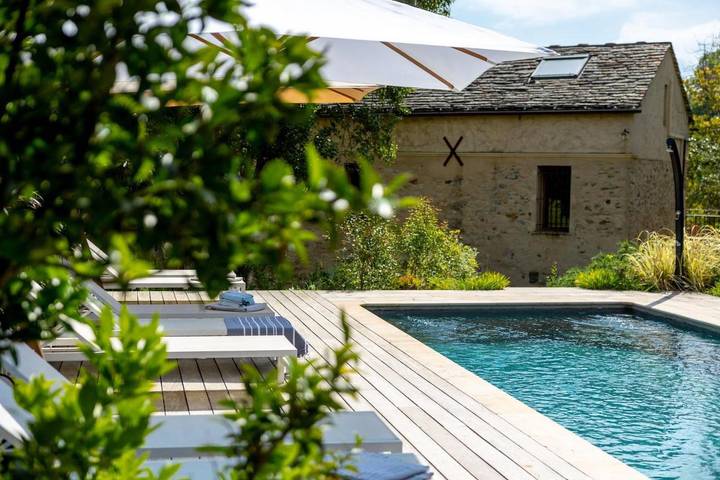 Location de vacances pour 19 personnes, avec jacuzzi ainsi que balcon et piscine dans Miomo - 2