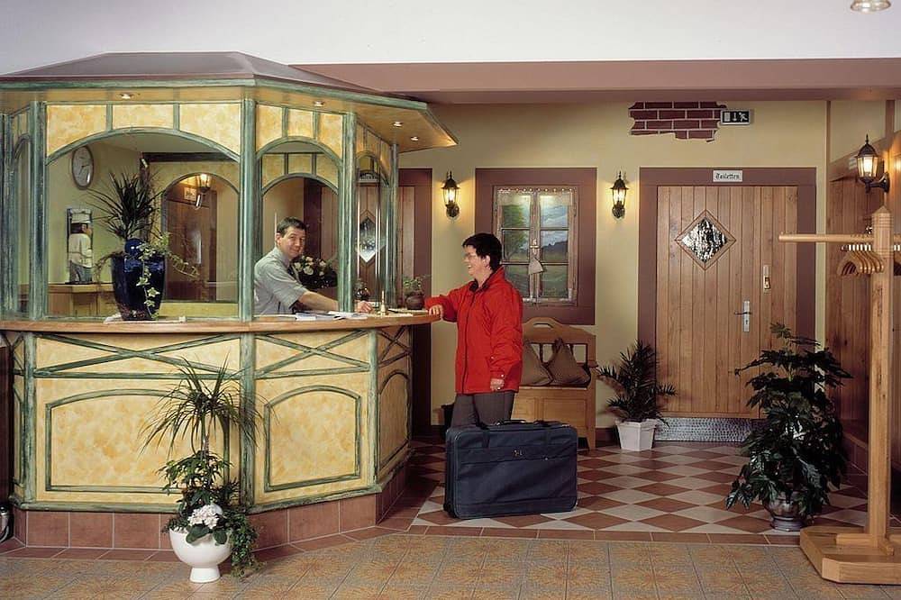 Hotel Zur Krone - Doppelzimmer Dusche/Wc in Birresborn, Vulkaneifel