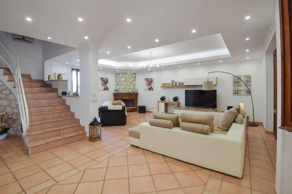 Villa Baia del Circeo in Torre Olevola, Agro Pontino