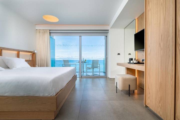 Hotel voor 3 personen, met balkon en uitzicht in Kos Stad