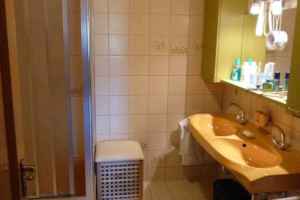 Ganze Wohnung, Ferienwohnung mit Bergblick-Balkon, Seenähe, Garage, Sauna, Wlan, ... in Füssen, Bayerisch Schwaben