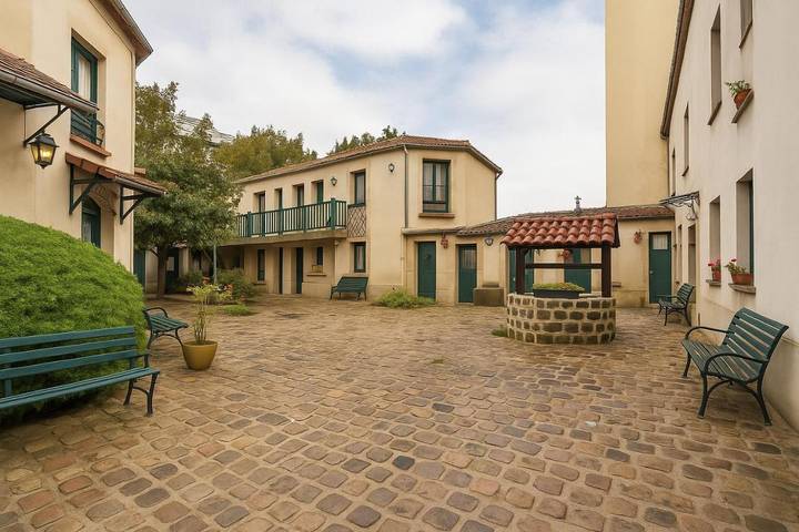 Location de vacances pour 4 personnes, avec terrasse et jardin à Arcueil