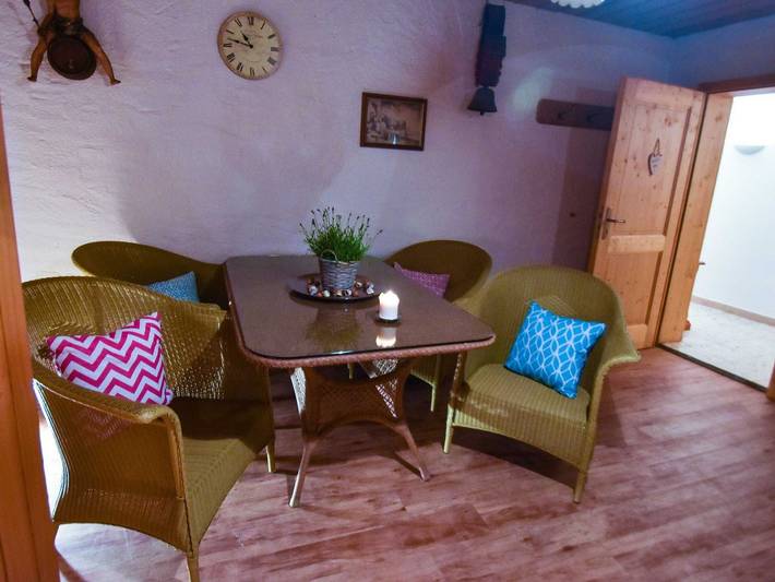 Ferienhaus für 2 Personen, mit Garten und Terrasse sowie Sauna und Ausblick, kinderfreundlich in Gmund - 4