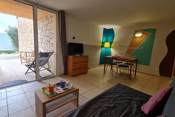 Gîte pour 4 personnes, avec jardin et piscine, animaux acceptés à Serra-di-Ferro