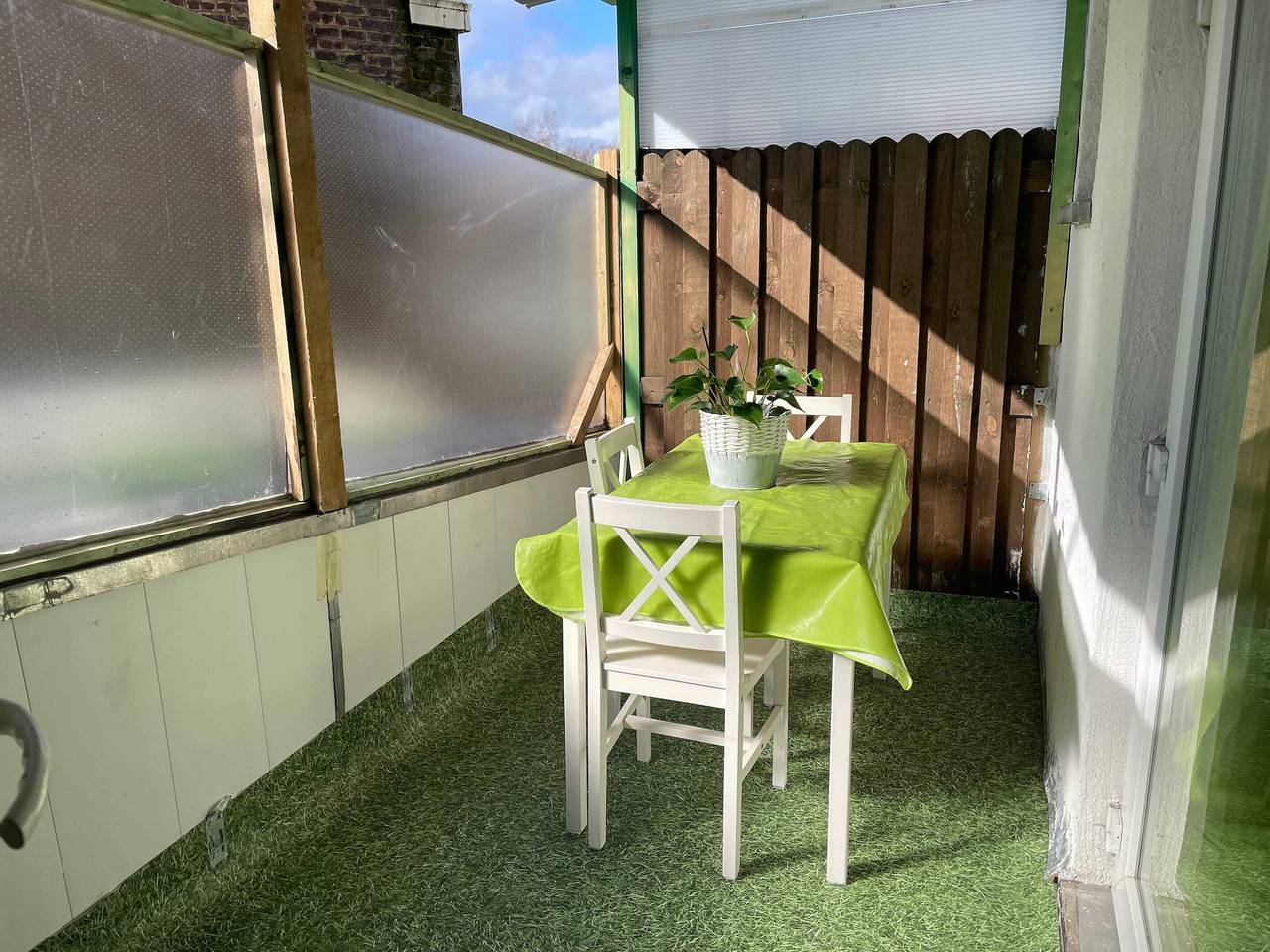 Geheel appartement, Charmant studio in het centrum van Charleroi in Charleroi, Henegouwen