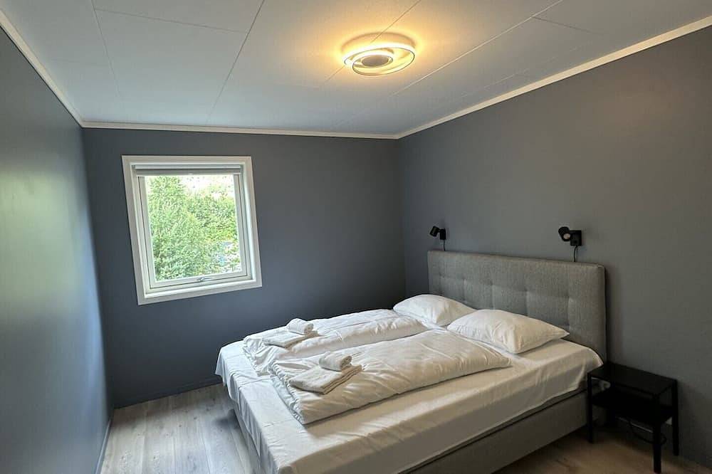 Ganze Wohnung, Loen Panorama in Stryn, outdoor hot tub with fjord and mountain views in Loen, Stryn