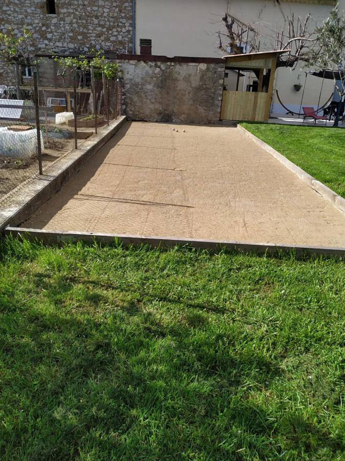 Location de vacances pour 2 personnes, avec jardin et vue ainsi que piscine et terrasse à Pierrerue - 4