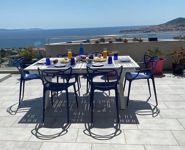 Chambre d’hôte pour 4 personnes, avec terrasse et vue