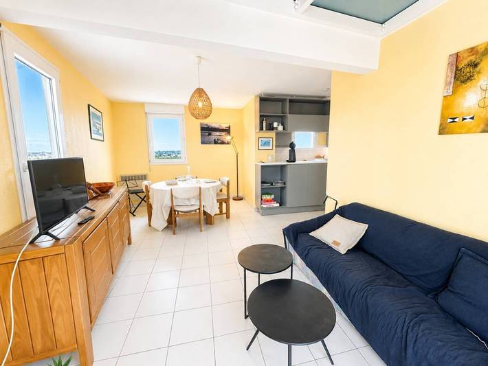 Entire apartment, Spacious apartment with sea view - 7 guests in Canet-en-Roussillon, Côte d'Améthyste