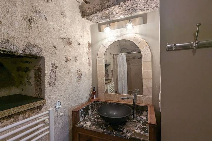 Ganze Wohnung, Charmantes Loft in der Altstadt, kostenloses Parken in der Nähe, nahe Schloss Naillac in Le Blanc, Le Blanc und Umgebung