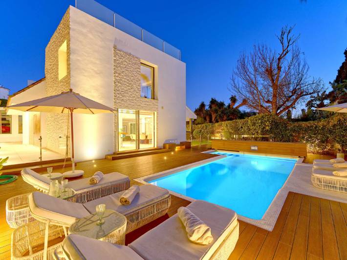 Villa for 12 people, with garden and hot tub as well as terrace and sauna in Puerto Banús
