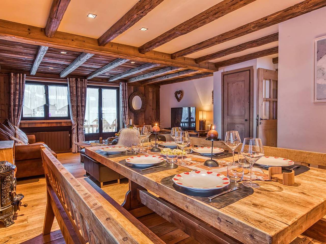 Appartement entier, Appartement 112m² Courchevel 1850, centre, proche pistes, 3 chambres, balnéo, hammam, Wifi in Courchevel 1850, Saint-Bon-Tarentaise