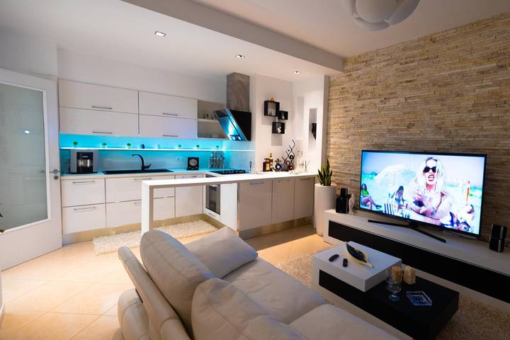 Gîte pour 7 personnes, avec balcon et jacuzzi, adapté aux familles dans Vlorë - 4