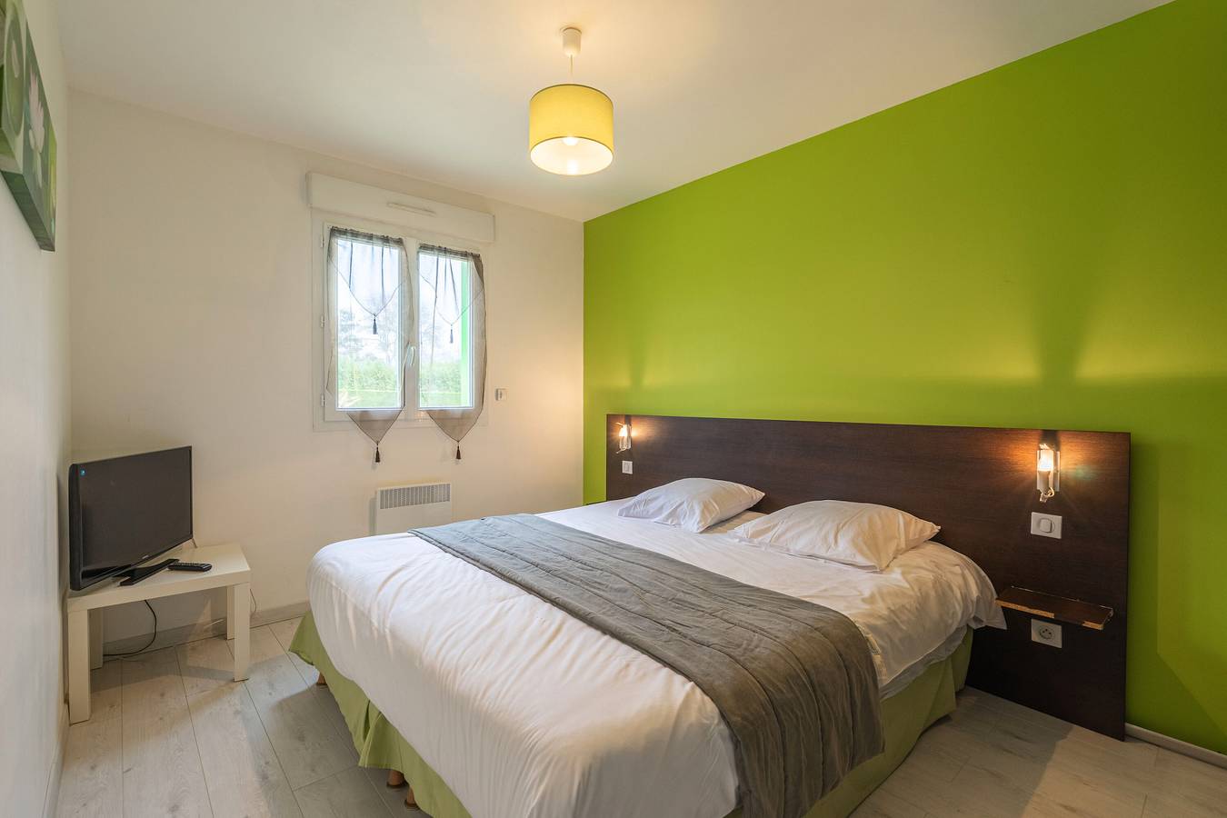Appartement entier, Appartement 'Le Clos Du Champ De L'Amour - La Tremblade' avec piscine privée, Wi-Fi et climatisation in Saint-Simon-de-Bordes, Région de Jonzac