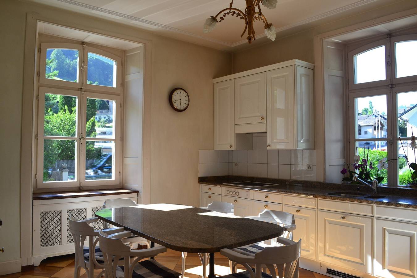 Ganze Ferienwohnung, Historische Fabrikantenvilla Wohnung Eg und 1.Og in Mitlödi, Glarus Süd