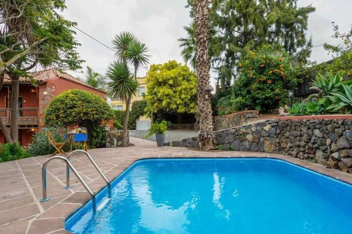 Casa rural para 8 personas, con piscina además de jardín y terraza en El Mayorazgo