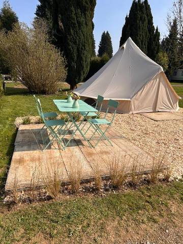 Gîte pour 2 personnes, avec jardin et vue dans Godinne