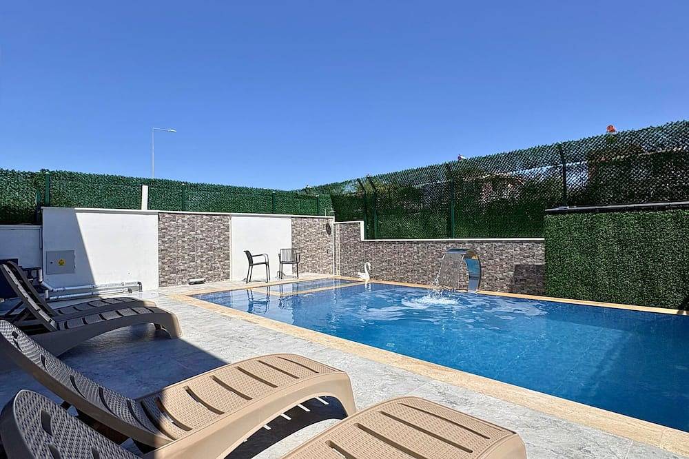 Hamurs Villa with Heated Pool and Jacuzzi Belek Antalya in Belek, Provinz Antalya