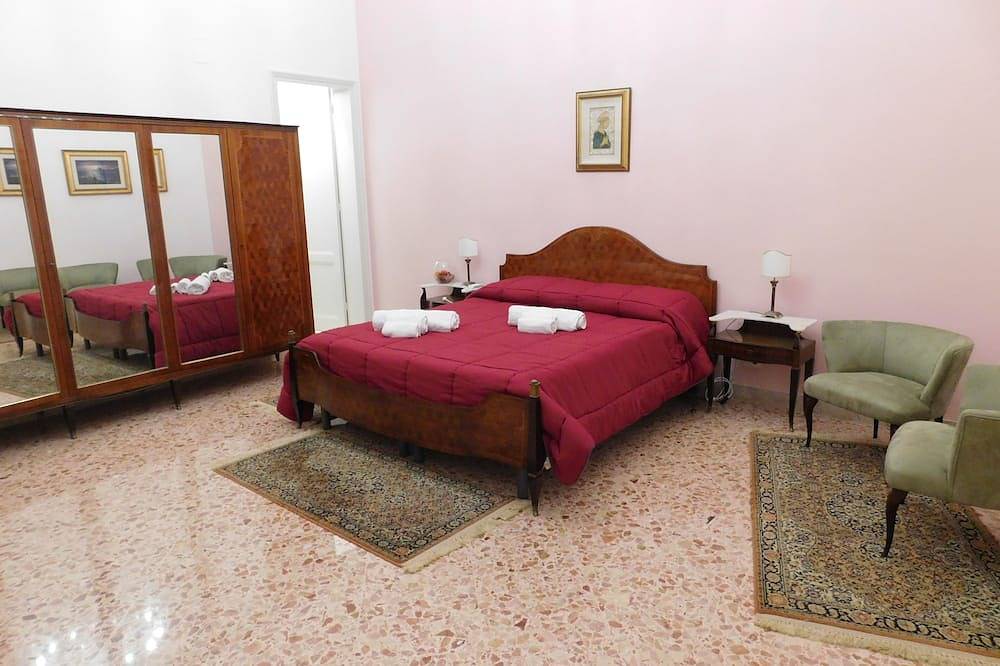 Apartamento entero, Amplio apartamento para uso exclusivo en el mar. in Trapani, Provincia de Trapani