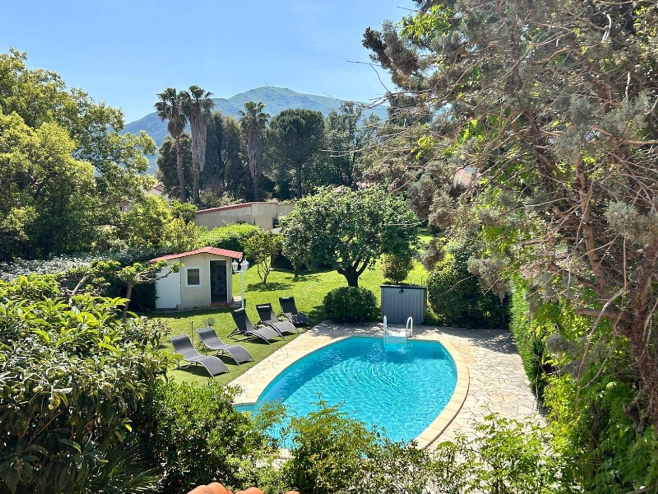 Villa climatisée avec piscine privée et animaux acceptés in Saint-Génis-des-Fontaines, Côte méditerranéenne (France)