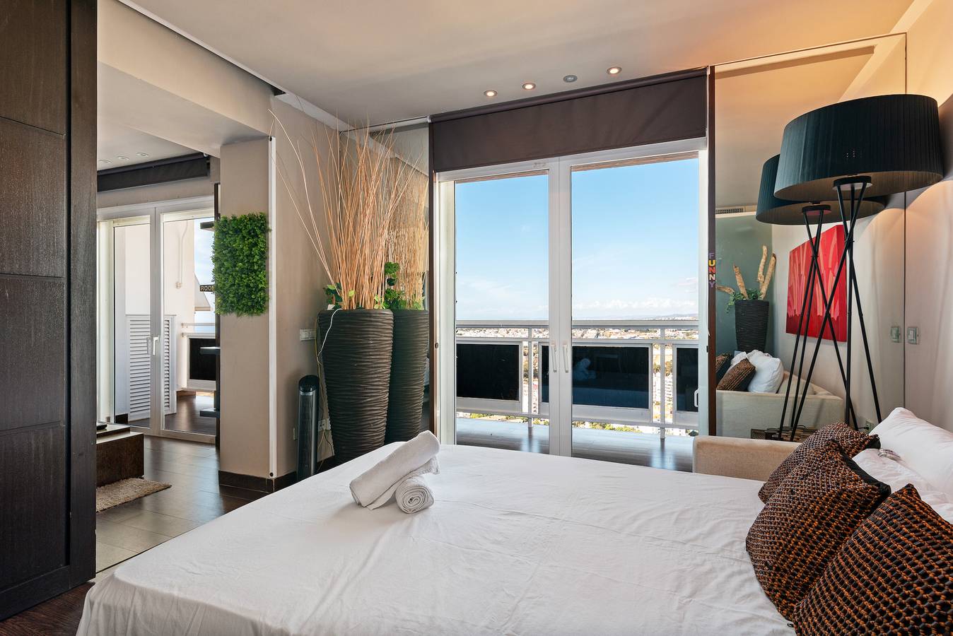 Entire apartment, Apartment 'Con Vistas Al Mar' with Sea View, Wi-Fi and Air Conditioning in Nueva Andalucia Golf Valley, Marbella