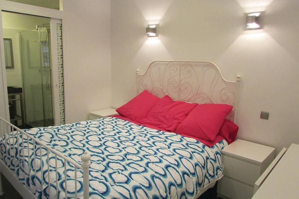 Entire apartment, 2 bedroom awesome apartment in Algajola in Aregno, Calvi region