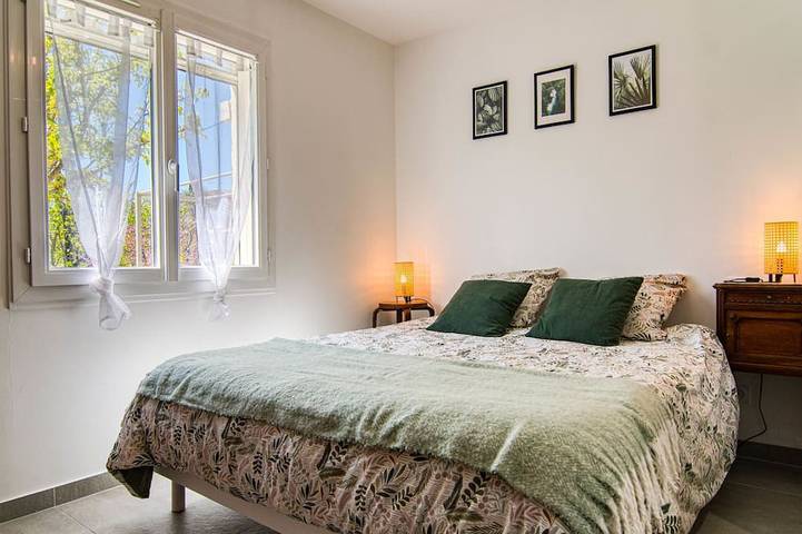 Location de vacances pour 8 personnes, avec jardin ainsi que piscine et terrasse à Garéoult - 4