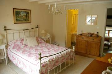 Cottage pour 2 personnes, avec piscine ainsi que terrasse et jardin à Saint-Eutrope-de-Born
