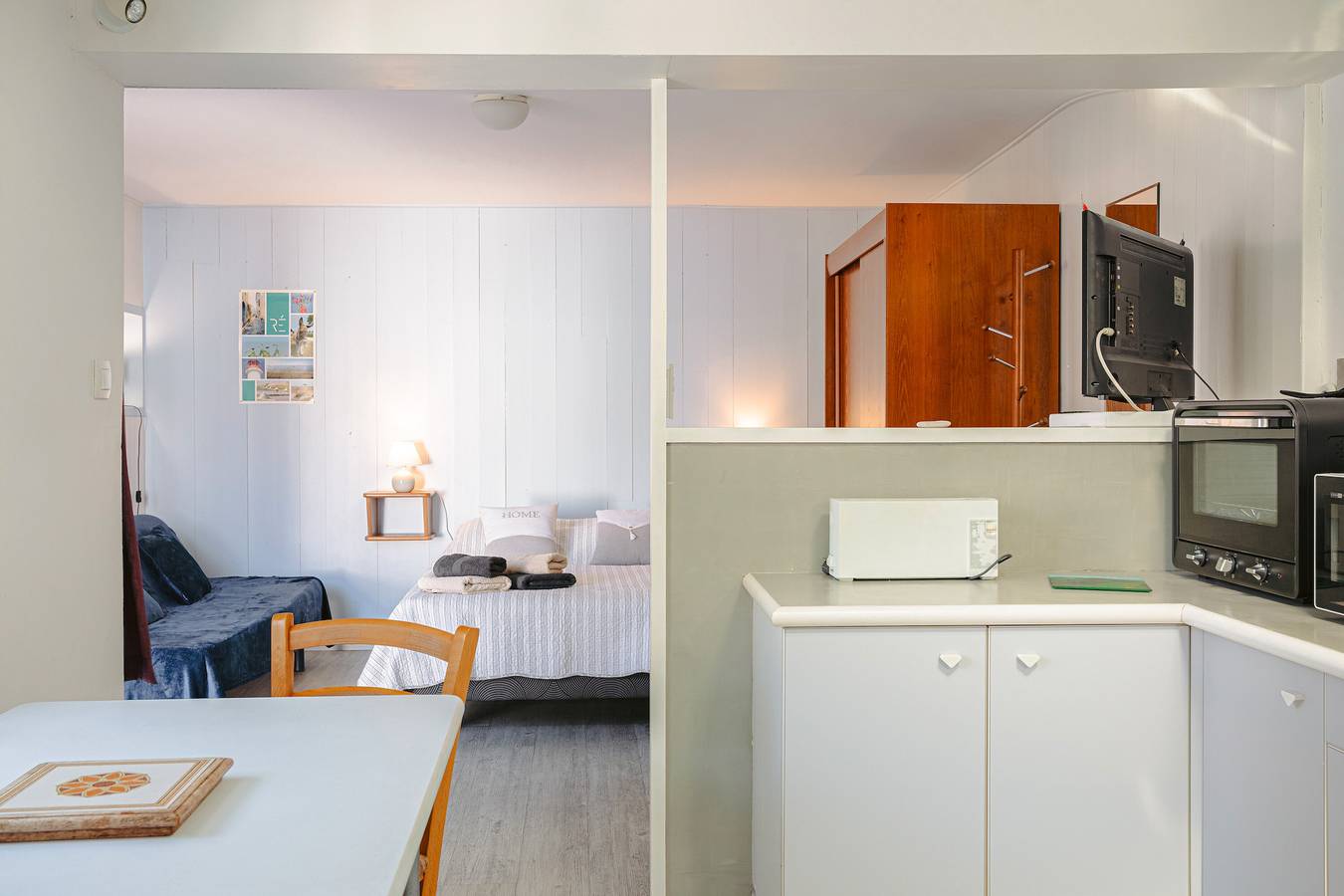 Guest Room 3 - "The Studio" with Shared Garden in Ars-en-Ré, Ile de Re