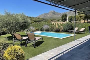 Gîte pour 6 personnes, avec jardin et terrasse à Roquevaire