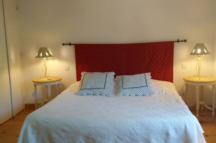 Location de vacances pour 6 personnes, avec terrasse ainsi que jardin et piscine, animaux acceptés à Réauville - 2