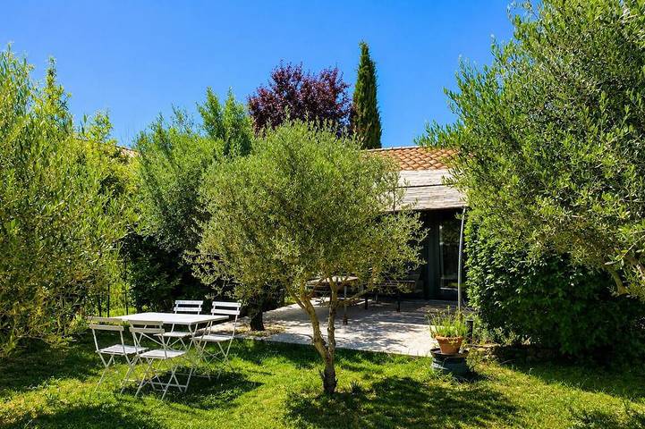 Gîte pour 2 personnes, avec terrasse et jardin