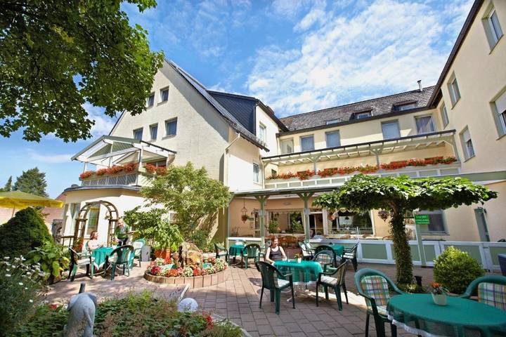 Hôtel pour 2 personnes, avec vue ainsi que jardin et sauna à Warstein - 2