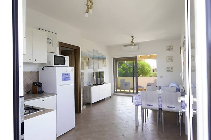 Apartamento entero, Apartamento 'Zio Tonino' con terraza privada, Wi-Fi y aire acondicionado in Pittulongu, Olbia