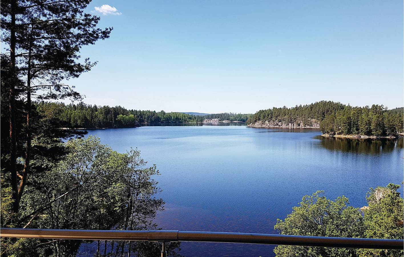 Ferienhaus für 8 Personen mit Garten in Dalslands Kanal