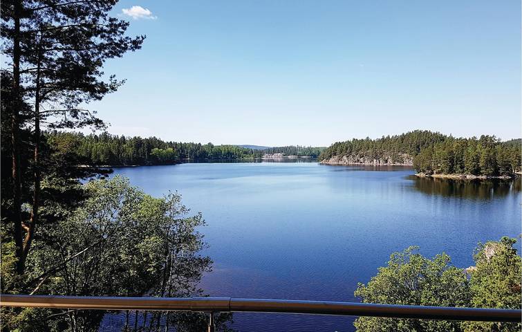 Ferienhaus für 8 Personen mit Garten in Dalslands Kanal
