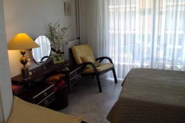 Gîte pour 4 personnes, avec piscine et balcon dans Carnolès