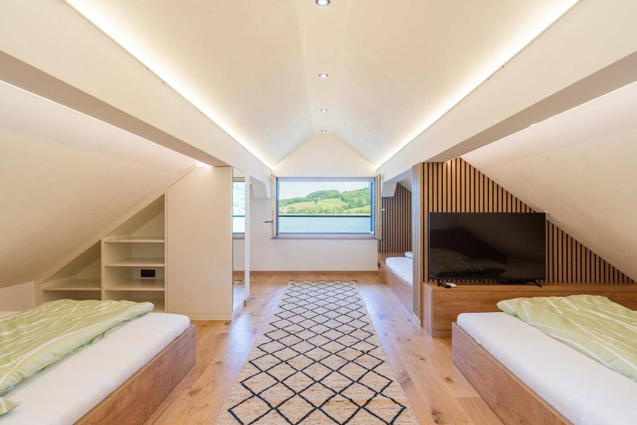 Exklusives Seehaus Lakehouse in Bestlage mit privaten Sandstrand inklusive Boot, Kajak, Sup in Obertrum am See, Bezirk Salzburg-Umgebung