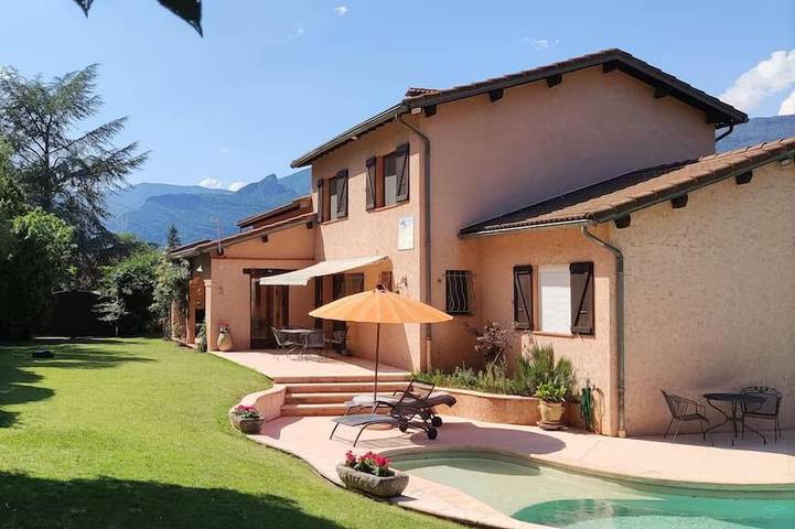 Villa pour 5 personnes, avec Terrasse ainsi que Jardin et Sauna