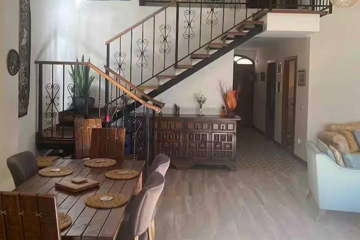 Location de vacances pour 6 personnes, avec jardin et terrasse, adapté aux familles à Alicante