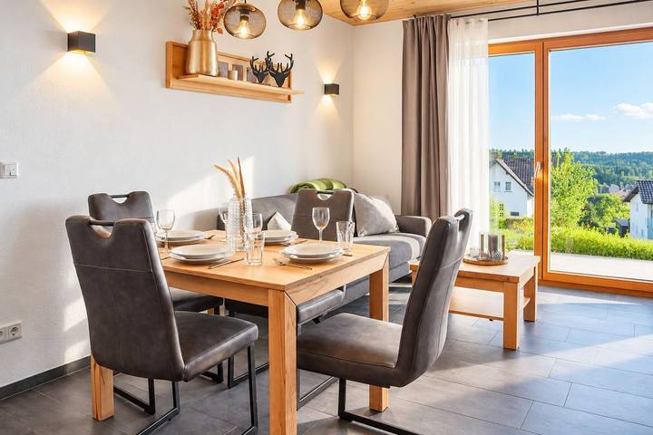 Ferienhaus für 4 Personen, mit Terrasse und Garten sowie Sauna und Ausblick in Neuastenberg - 2